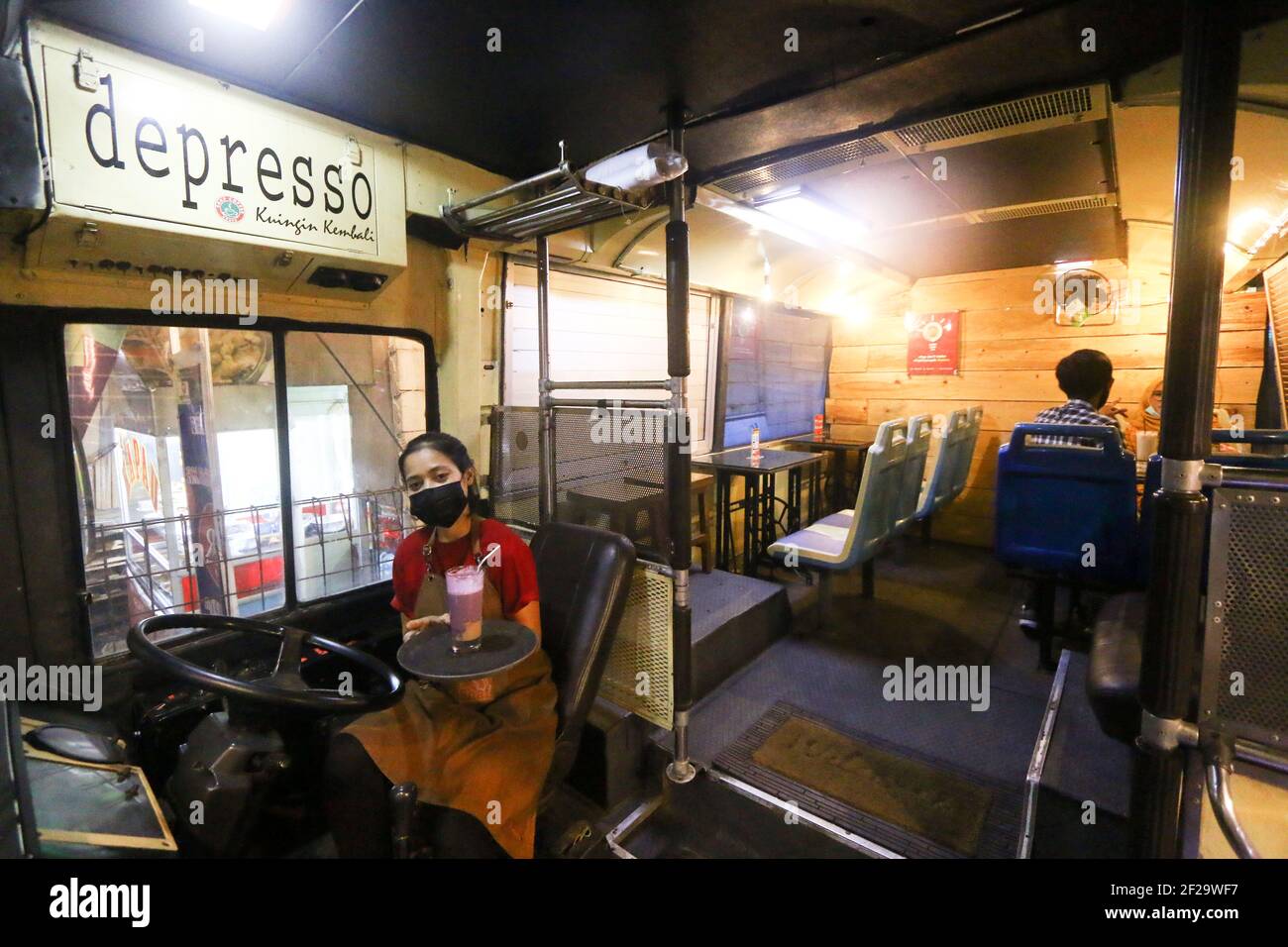 Cafe Bus High Resolution Stock Photography and Images - Alamy