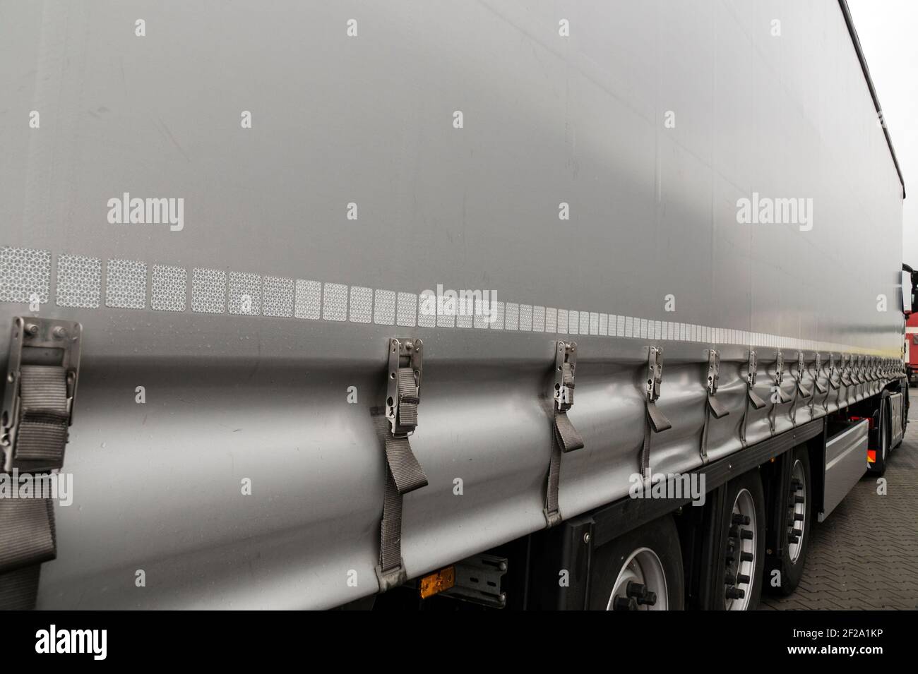 Unloading Semis Semi Trailer Unloading High Resolution Stock Photography and Images - Alamy