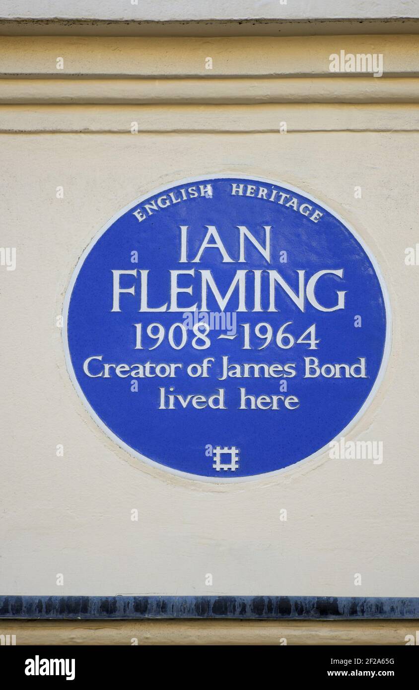 London, UK. Commemorative plaque: 'IAN FLEMING 1908-1964 Creator of James Bond lived here' at 22 Ebury Street, Belgravia, SW1W Stock Photo
