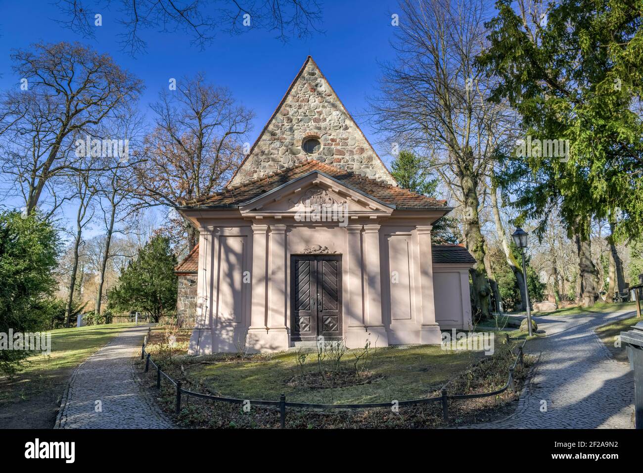 Britzer Dorfkirche, Britz, Neukölln, Berlin, Deutschland Stock Photo