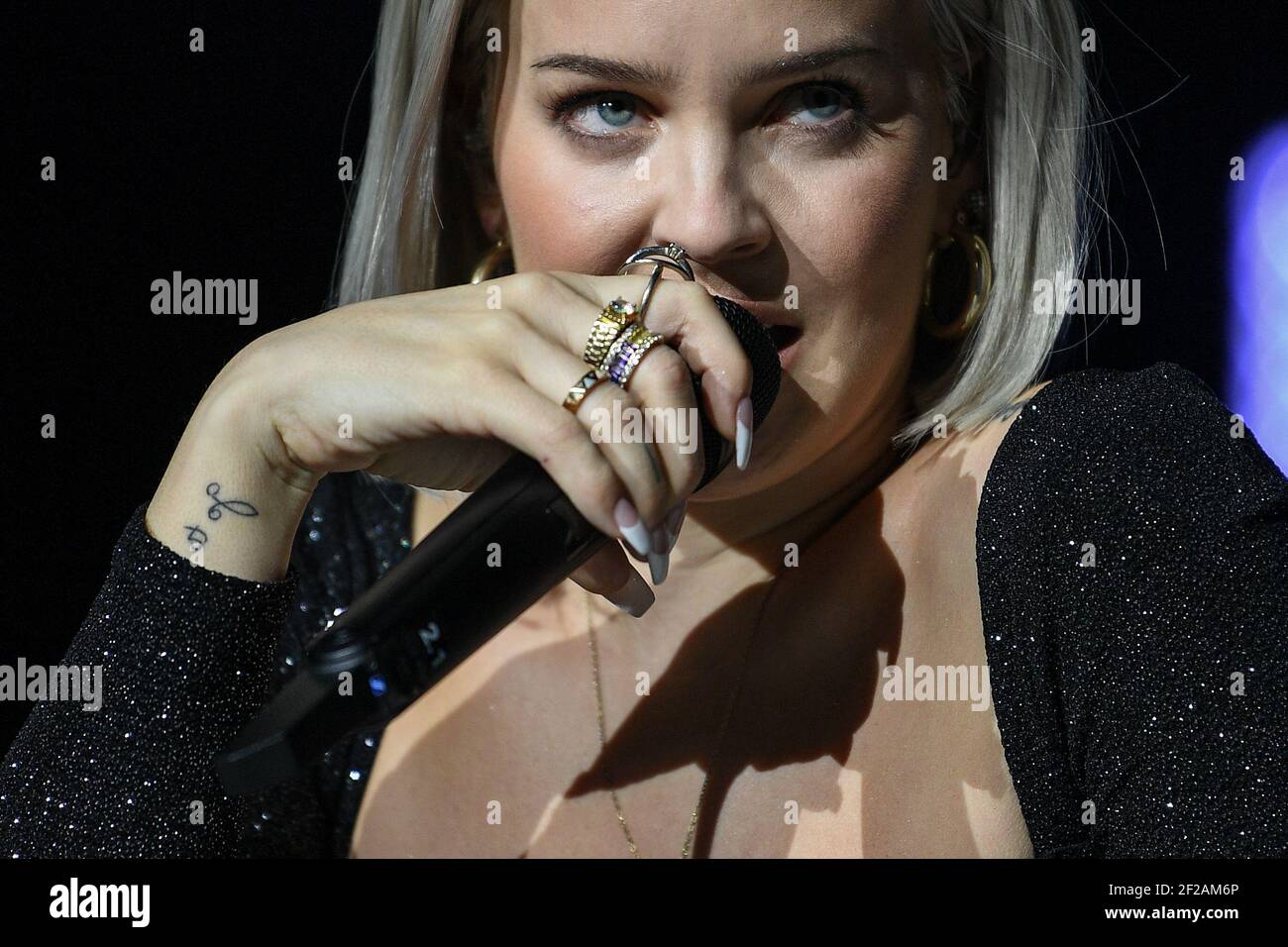 Anne marie live london o2 hi-res stock photography and images - Alamy