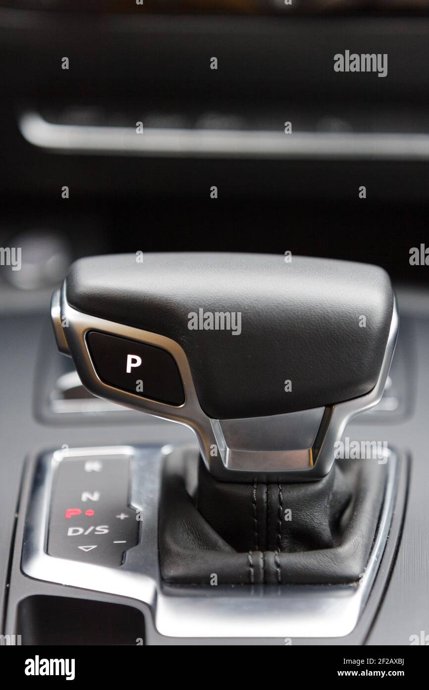 Car interior gear selector, gear knob, Automatic gearbox Audi Q5 Quattro S-Line Stock Photo