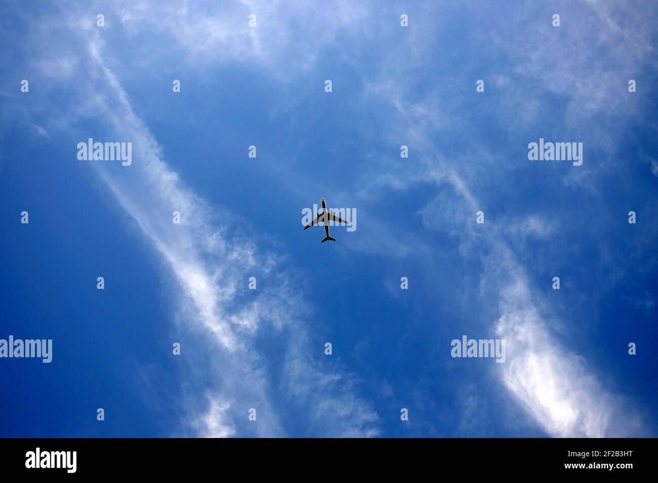 People getting off airplane in hi-res stock photography and images - Alamy