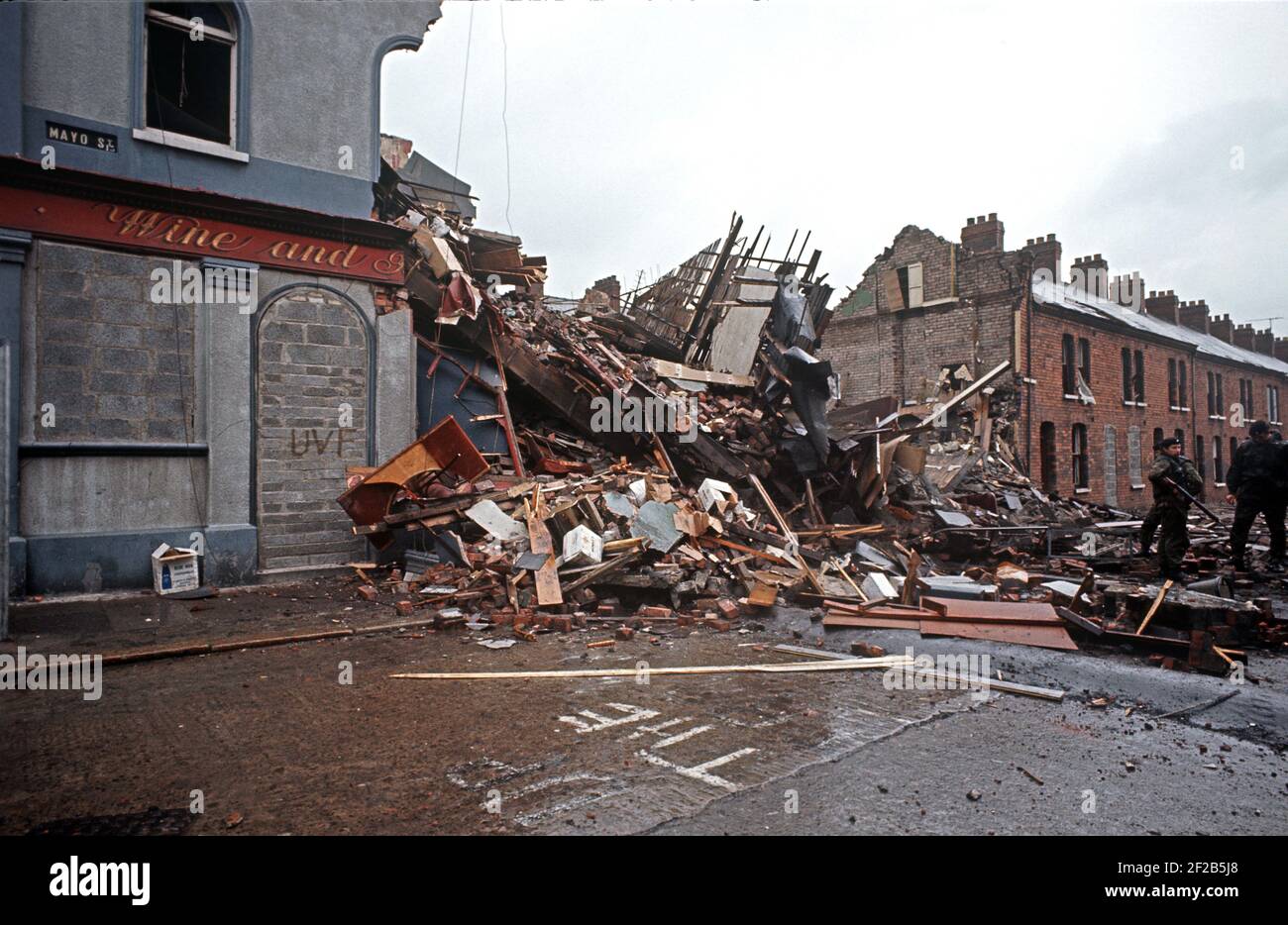 BELFAST, NORTHERN IRELAND - OCTOBER 1974. Loyalist Bar, blown up by the Irish Republican Army during The Troubles, Northern Ireland, 1970s Stock Photo