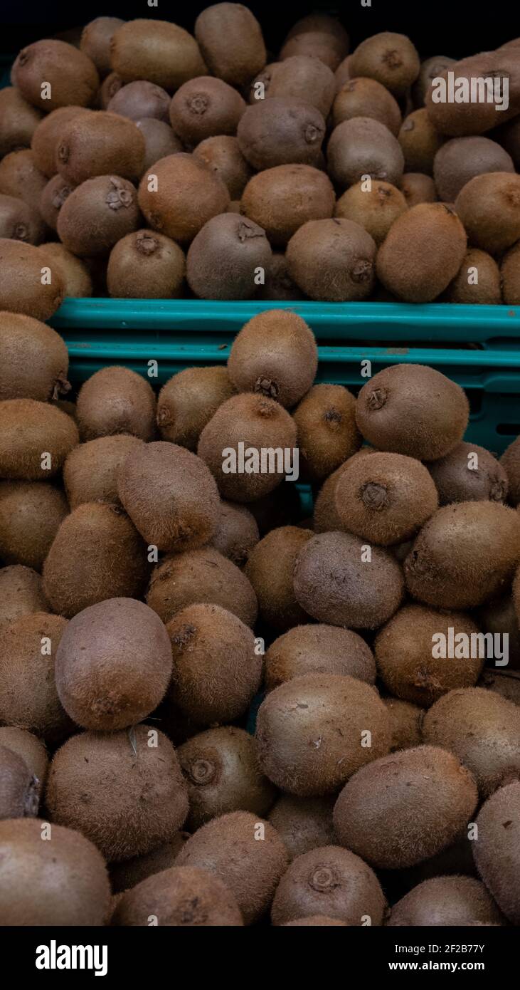kiwi in the grocery store Stock Photo Alamy