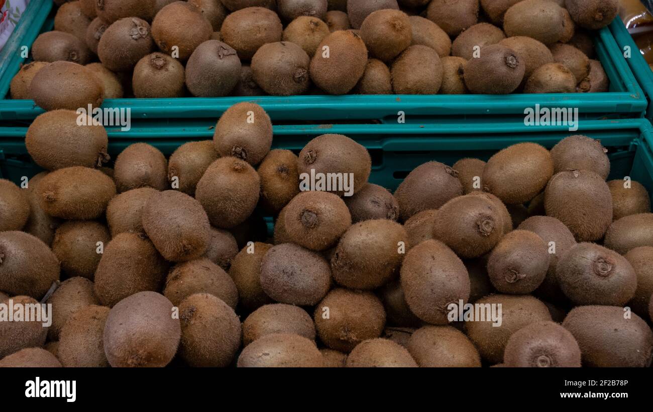 kiwi in the grocery store Stock Photo Alamy