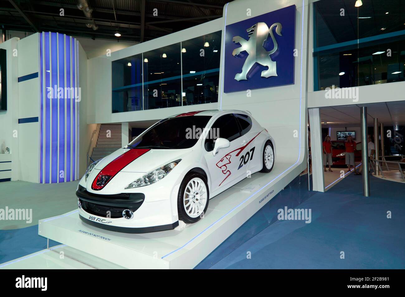 Three-quarters front view of a Peugeot 207 RCup concept car, on display ...
