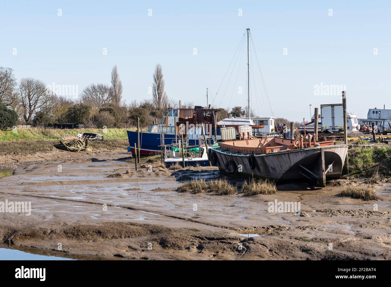 Boatyard essex hires stock photography and images Alamy