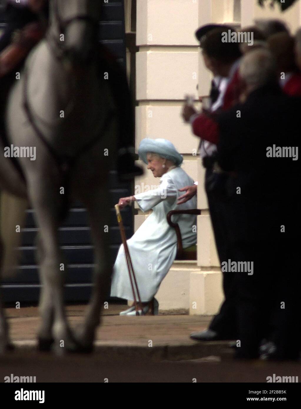 The queen mother she was 101 hires stock photography and images Alamy