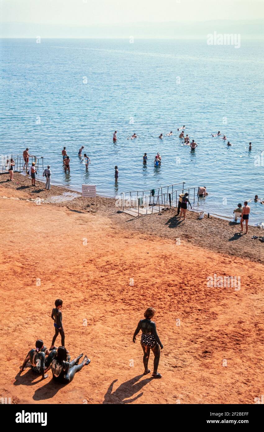 hæk Modish galdeblæren 2000 Dead Sea Jordan Middle East - People covered in thick black Dead Sea  Mud which is beneficial for skin problems. It is then washed off by bathing  in the water of