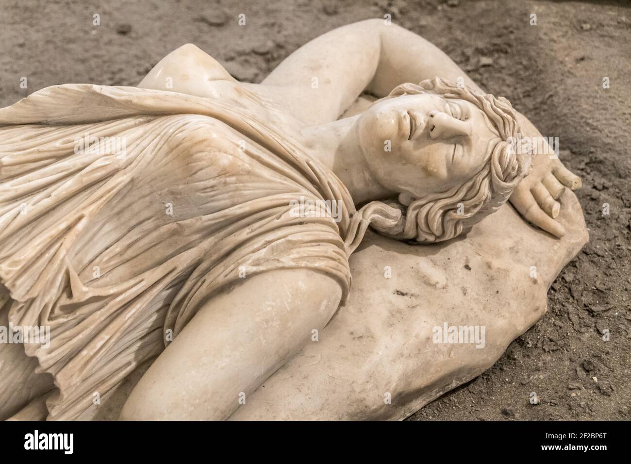 Wounded Amazon - Small Pergamene Votive Offering. Roman marble statue, copy of original greek statue in MANN (Museo archeologico Nazionale di Napoli) Stock Photo