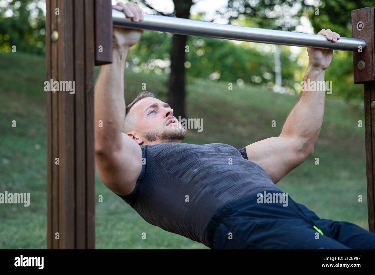 How to Stretch Your Lats (Very Easy and Comfortably!) Using a Low Pullup  Bar with Antranik 