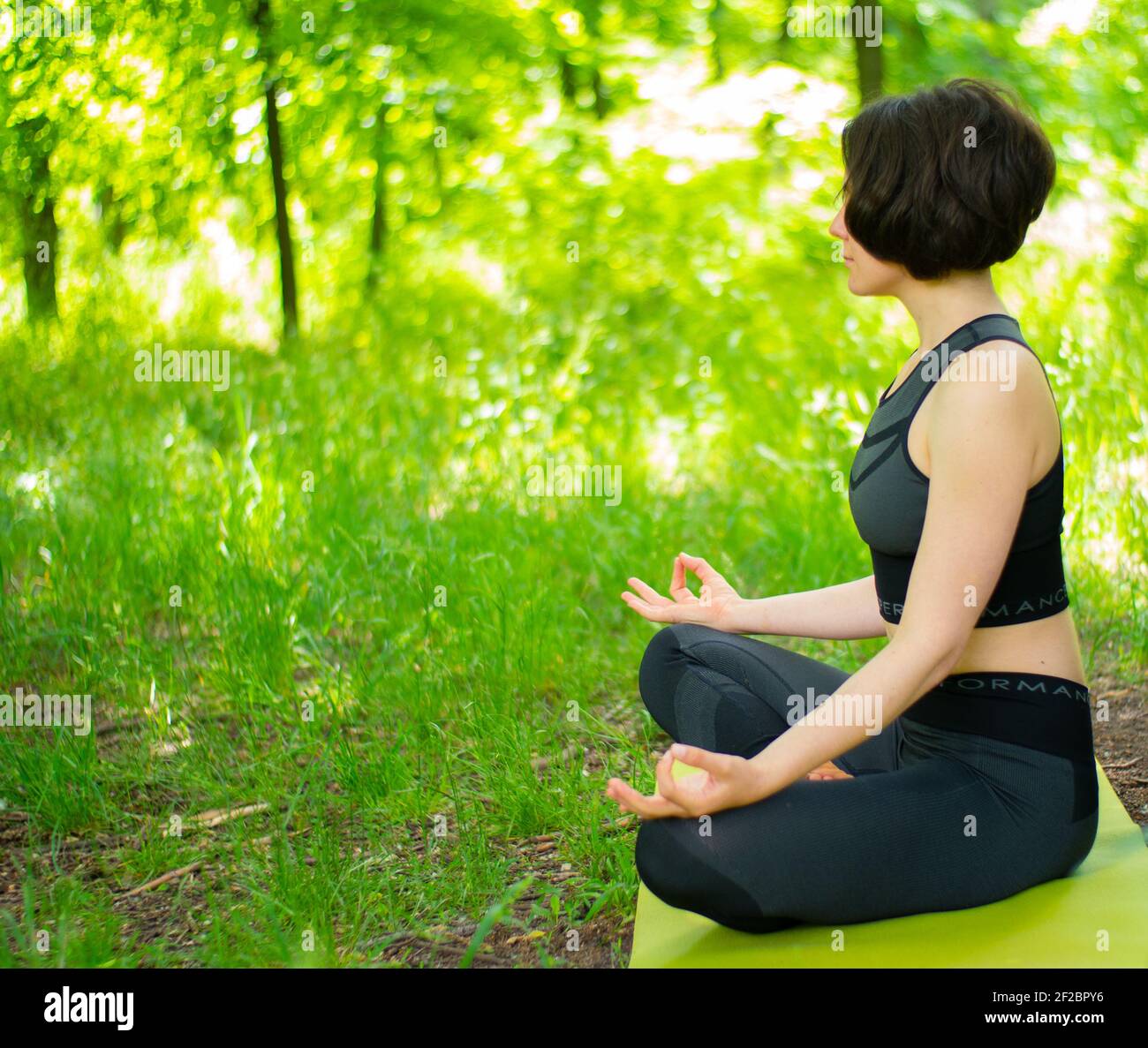 Photography pose hi-res stock photography and images - Alamy