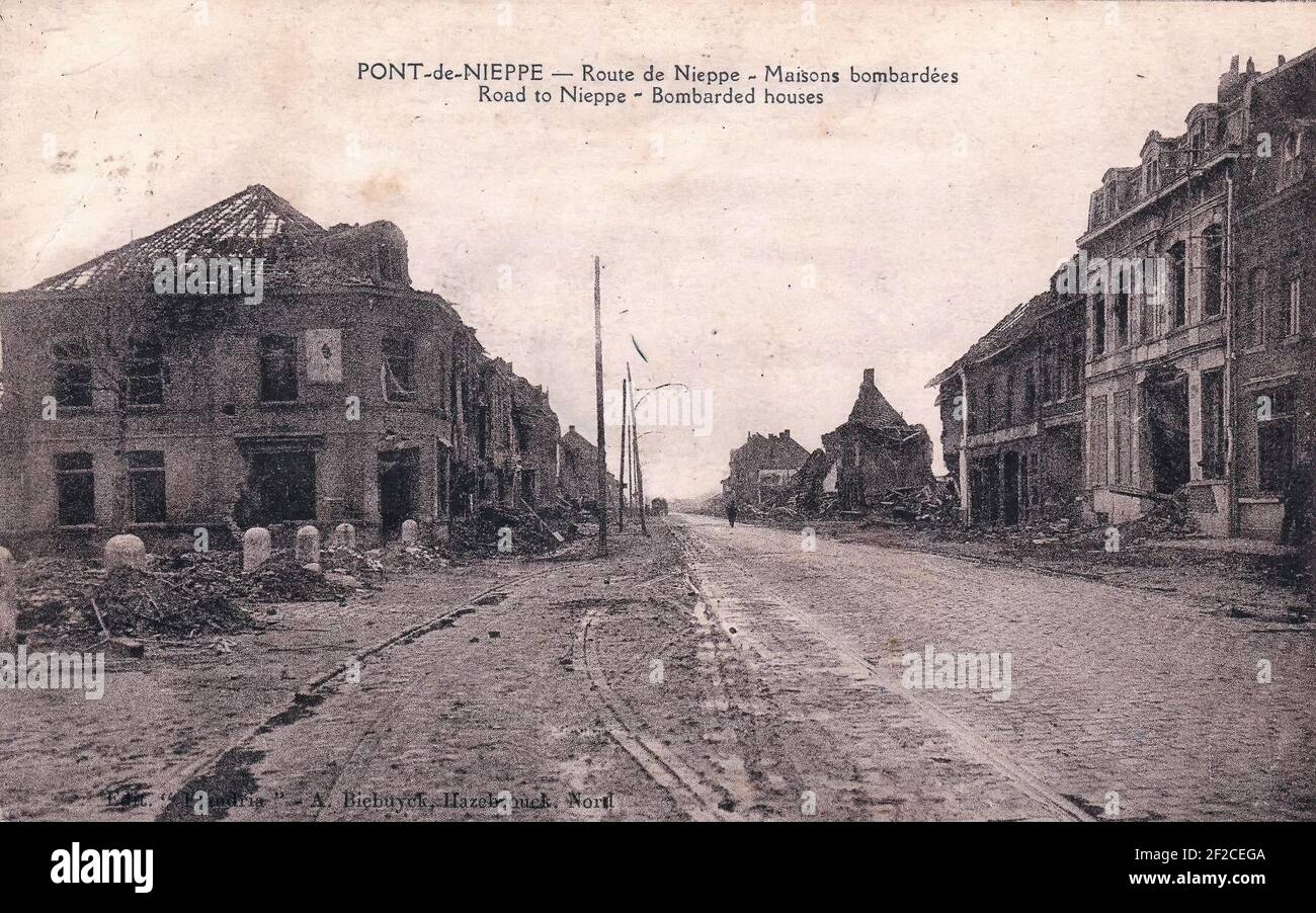 Tirage Argentique Original – Strasbourg, Maisons Bombardées – 1945 – Format 6x6 Cm