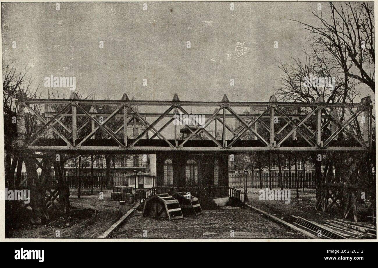 Pont démontable pour voio ferrée; système G. Eiffel (Type à voie intérieure de 30 metres de portée). Stock Photo