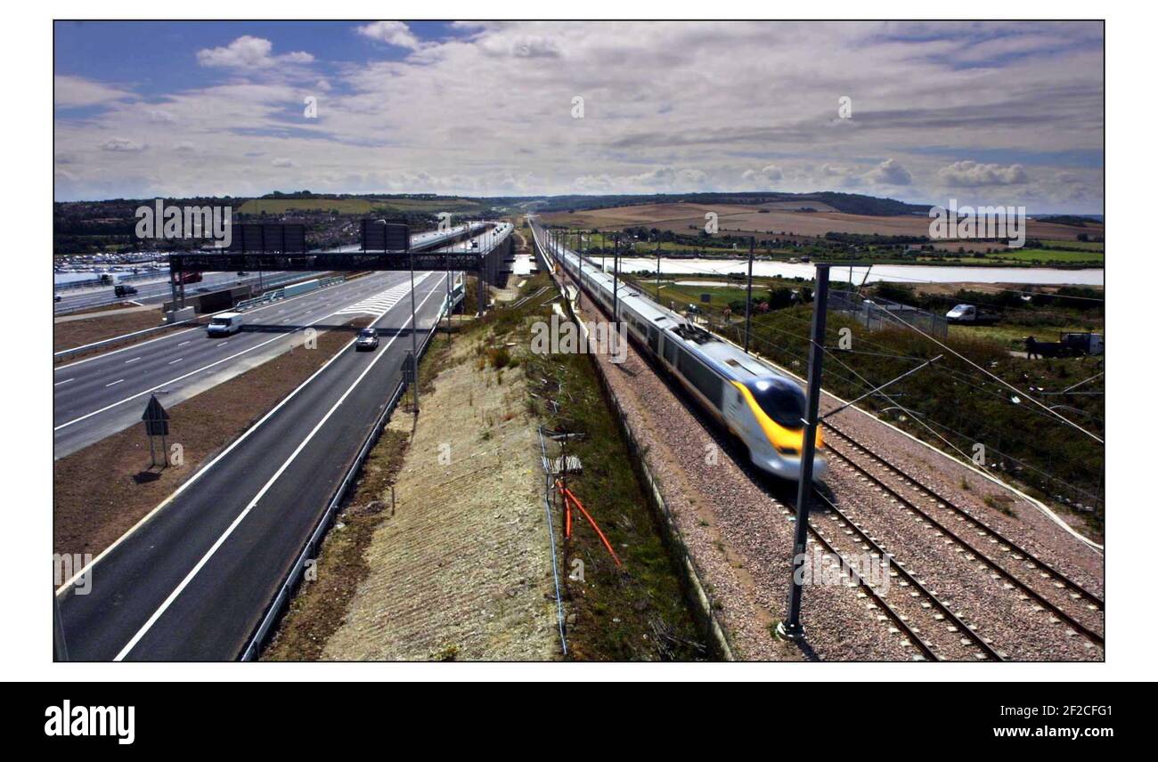 The Eurostar breaks the U.K. speed record on the new Channel Tunnel Rail Link. traveling at 208 miles /hour.pic David Sandison 30/7/2003 Stock Photo