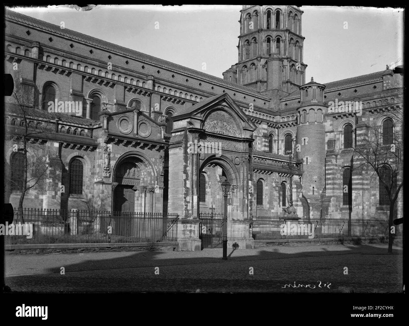 Porte Miègeville - Basilique Saint-Sernin. - FRAC31555 18Fi016 Stock ...