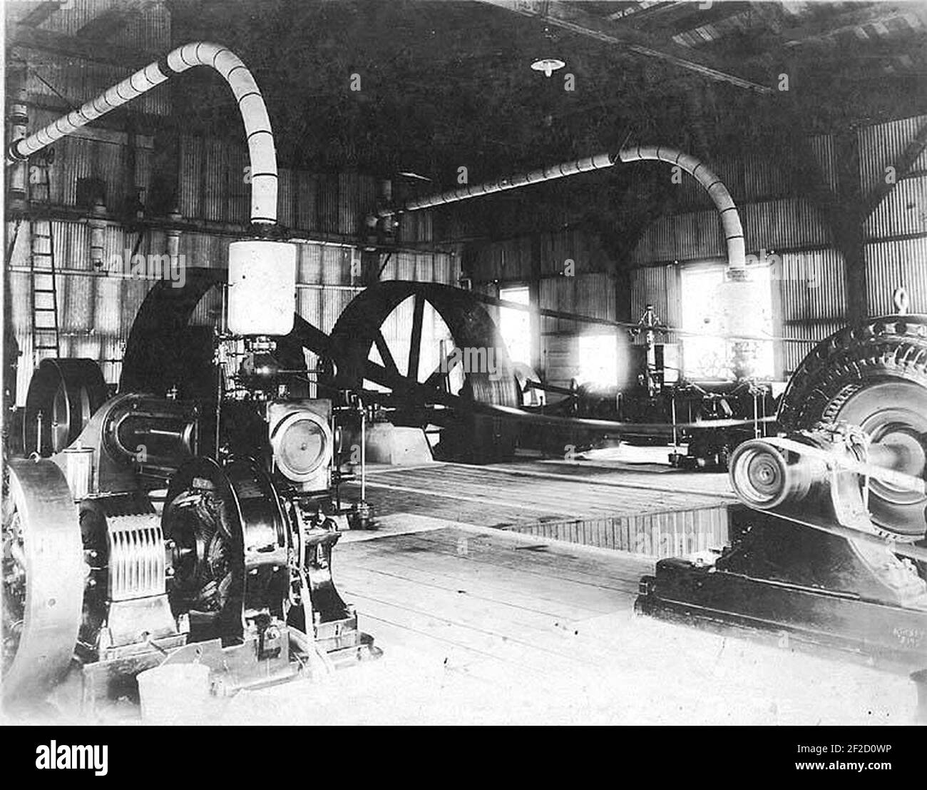 Portland Cement Co engine room, Cement City, Washington, ca 1907 (WASTATE 50). Stock Photo