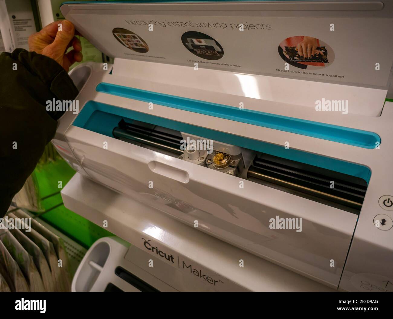 Michaels arts and crafts hires stock photography and images Alamy