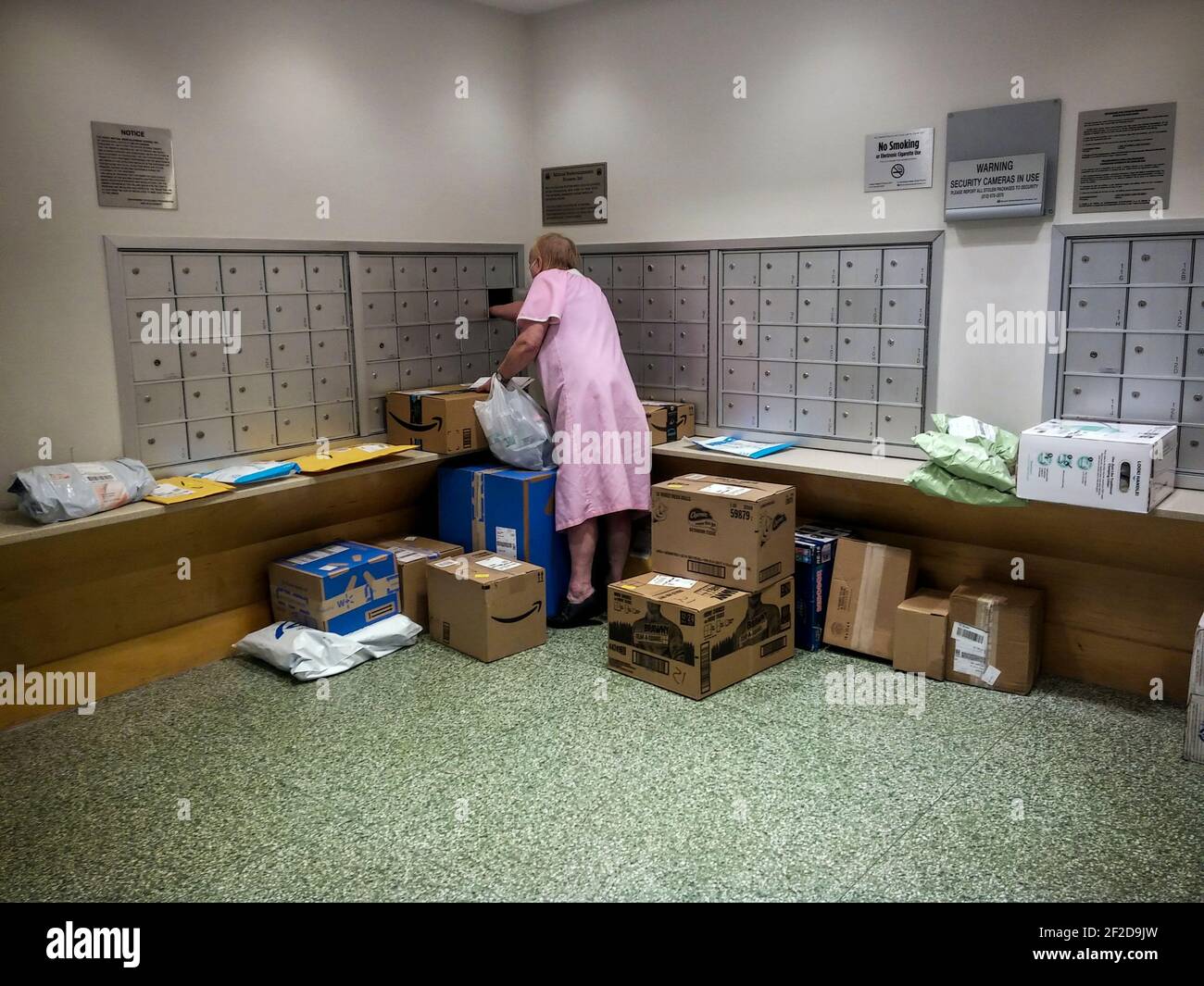 Lobby of apartment building hires stock photography and images Alamy