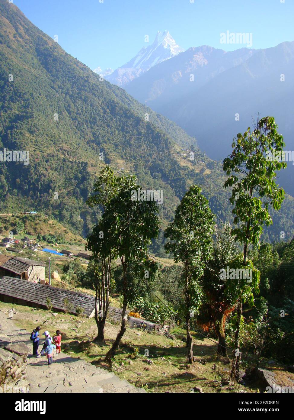 The Annapurna circuit (Nepal), one of the world’s top trekking routes ...