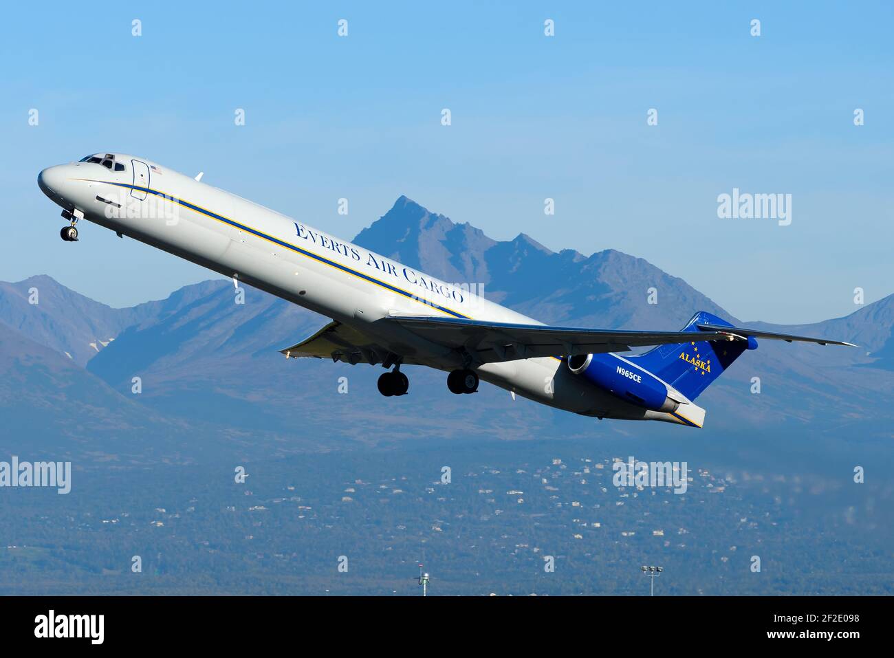 Everts Air Cargo aircraft McDonnell Douglas MD-83 N965CE take off from Anchorage Airport. Everts Air cargo in Alaska. Stock Photo