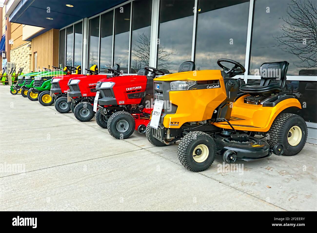 Used Riding Lawn Mowers For Sale Canada - E150 30 In Lithium Ion Mini Riding Mower Cmxgram1130049 Craftsman - $3,899 a strong 21.5 hp kawasaki engine delivers reliable power to tackle your yard.