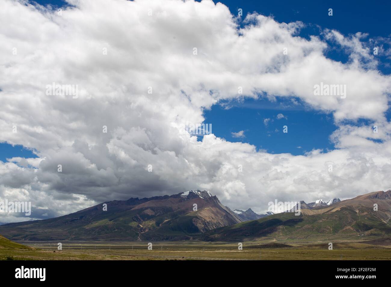 Natural scenery of Tibetan Plateau in China Stock Photo - Alamy