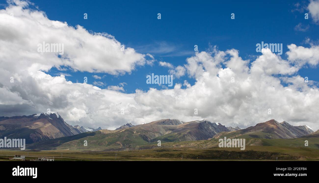 Natural scenery of Tibetan Plateau in China Stock Photo - Alamy