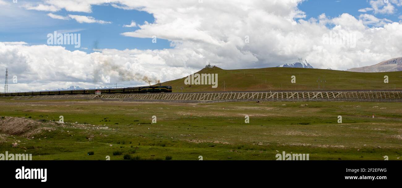 Natural scenery of Tibetan Plateau in China Stock Photo - Alamy