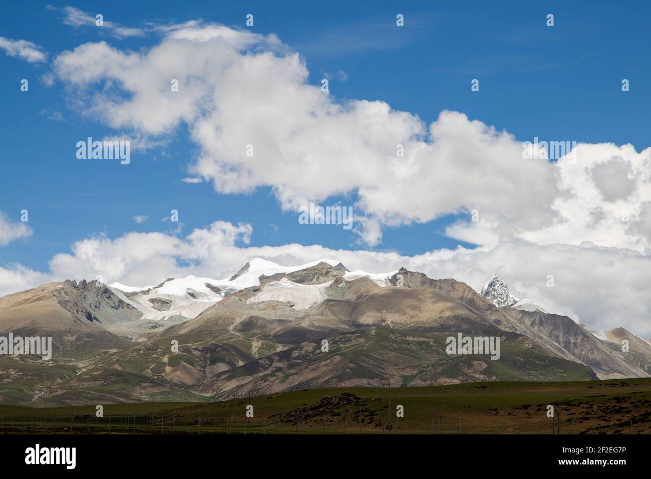 Natural scenery of Tibetan Plateau in China Stock Photo - Alamy