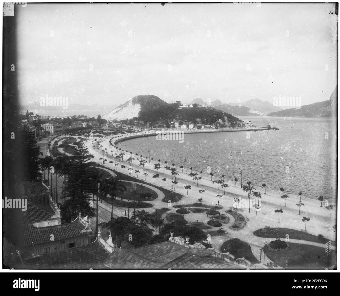 Praia de Botafogo, vendo-se o Morro da Viúva. Stock Photo