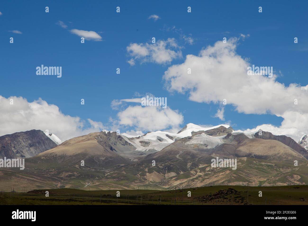 Natural scenery of Tibetan Plateau in China Stock Photo - Alamy