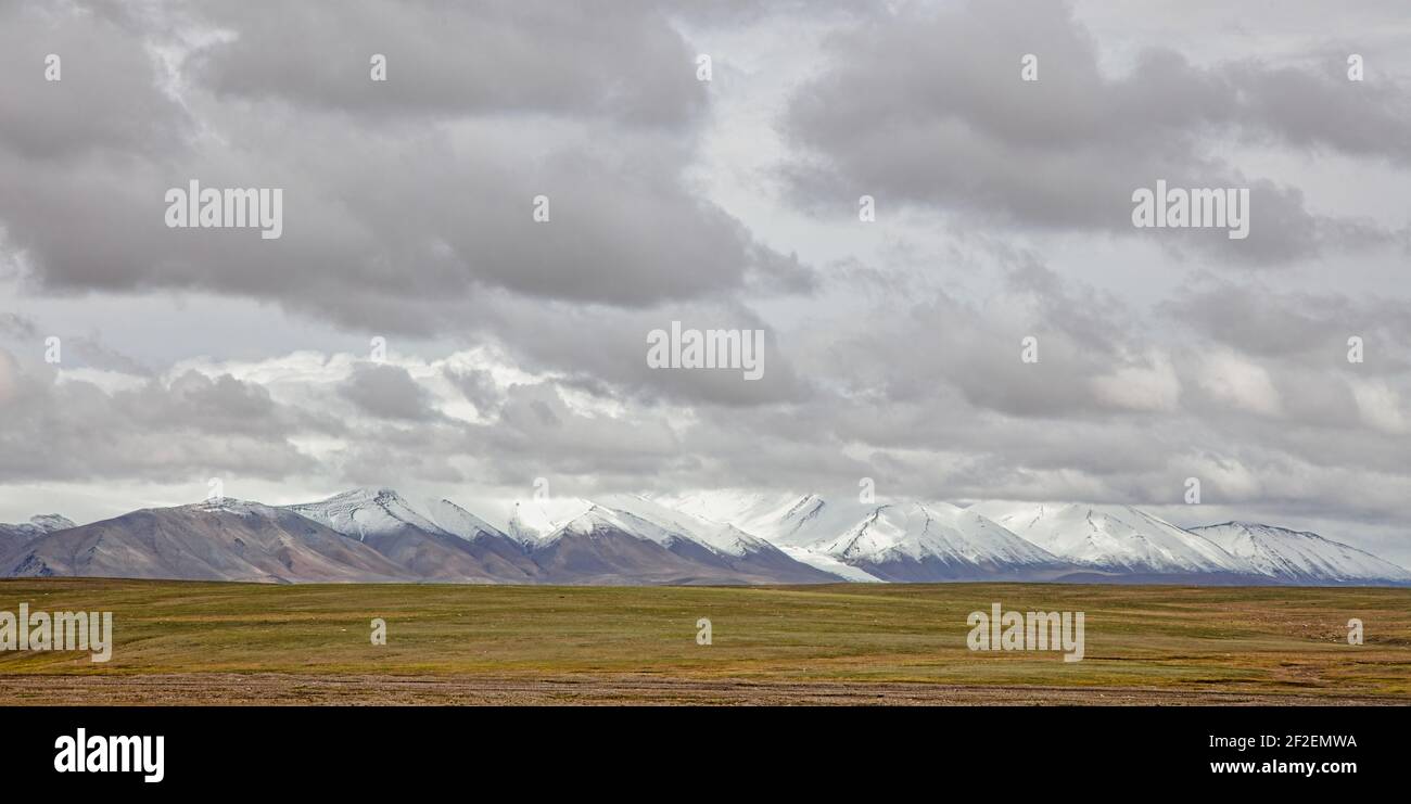 Natural scenery of Tibetan Plateau in China Stock Photo - Alamy