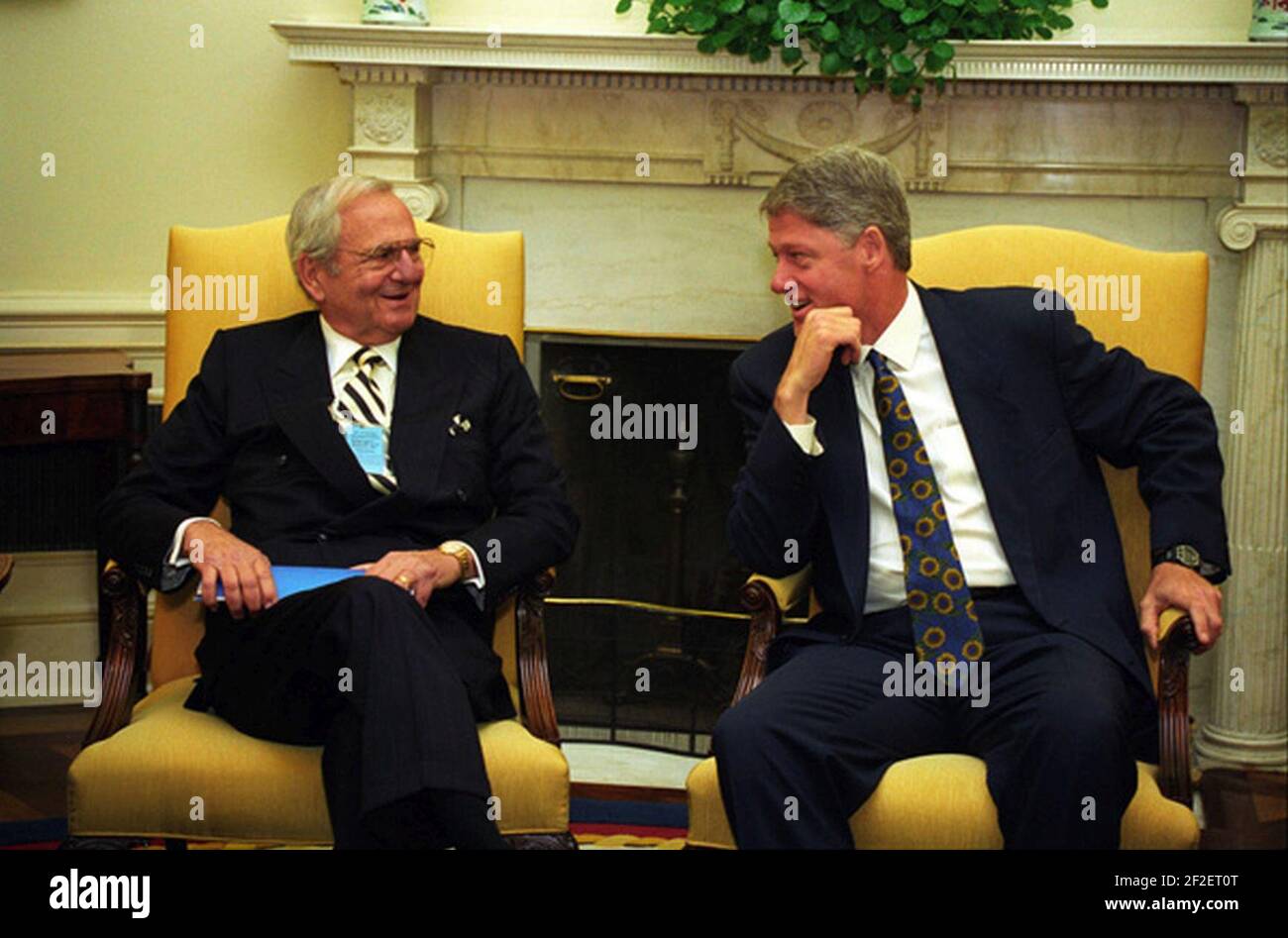 President Bill Clinton meets with Lee Iacocca in 1993. Stock Photo