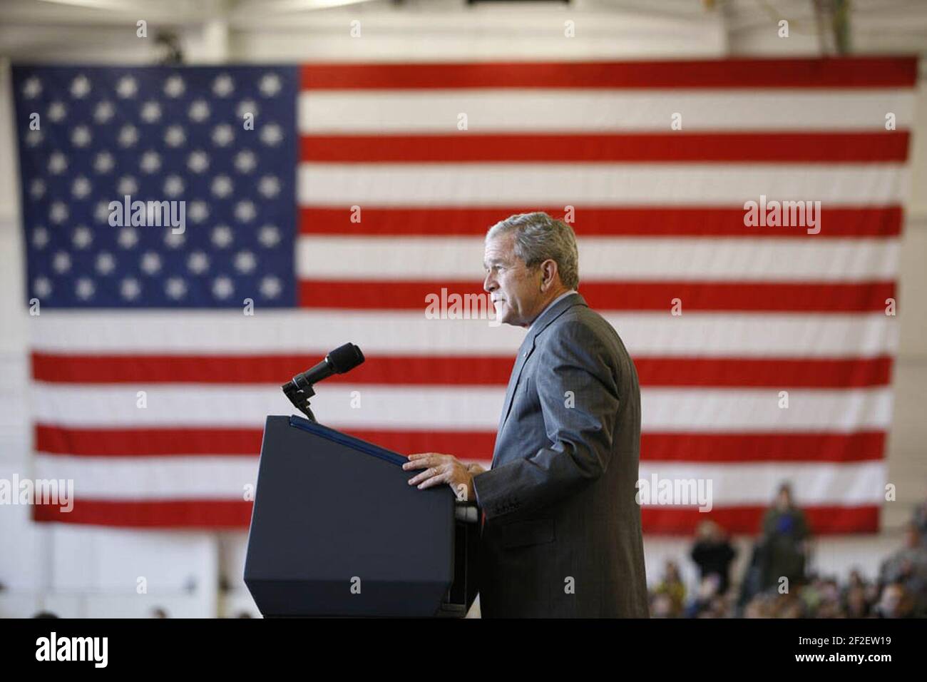 President George W. Bush Addresses the Troops During His Visit to Fort Campbell, Kentucky. Stock Photo