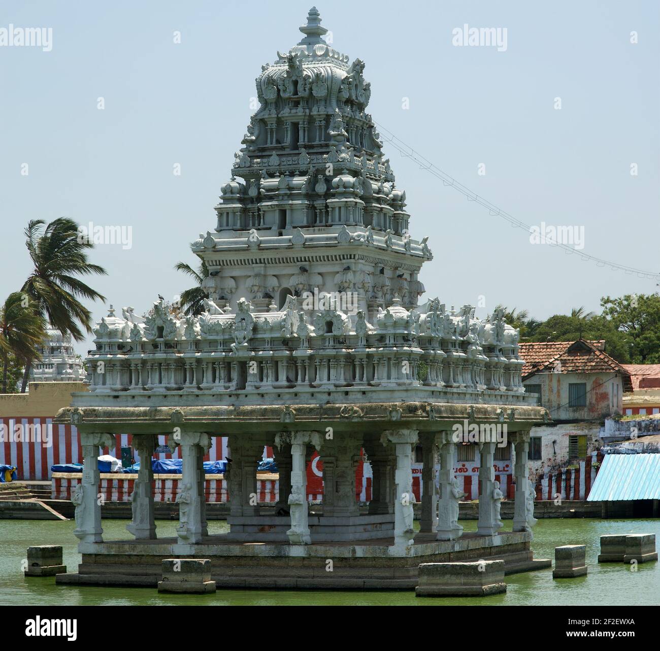 Suchindram temple dedicated to the gods Shiva, Vishnu and Brahma, protected by UNESCO. Kanniyakumari, Tamil Nadu, South India Stock Photo