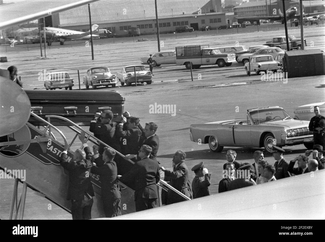 President JFK's casket is transferred to Air Force One at Dallas Love Field (07). Stock Photo