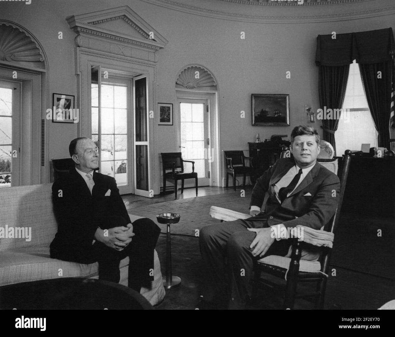 President John F. Kennedy with Ambassador of Chile, Walter Müller (01). Stock Photo