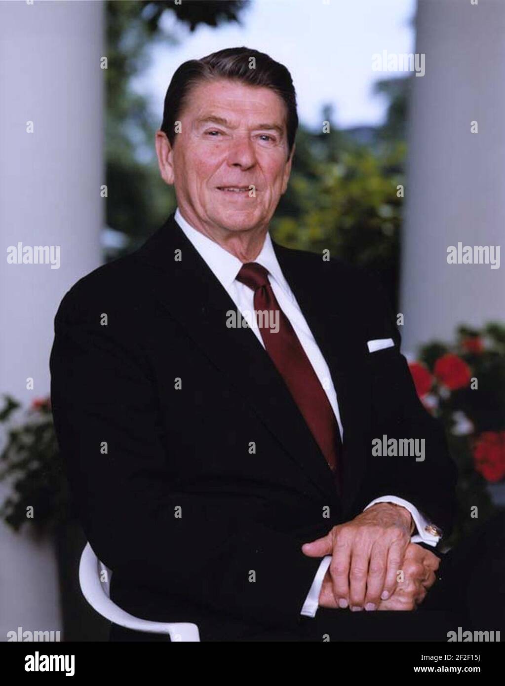 President Reagan posing outside the oval office 1983. Stock Photo