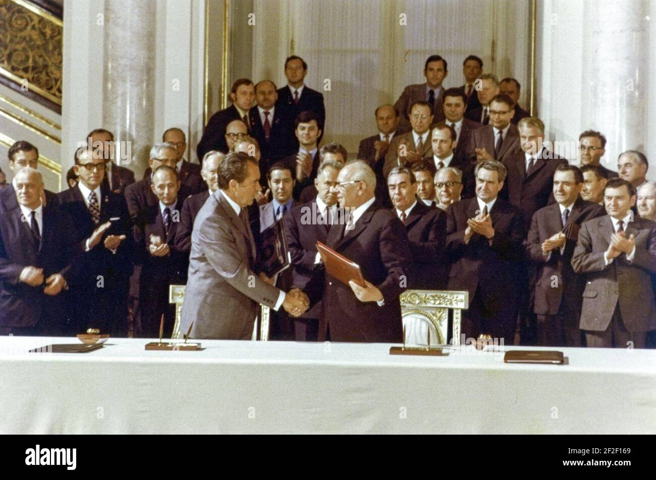 President Richard Nixon and Chairman Nikolai Podgorny shaking hands at the Moscow Summit. Stock Photo