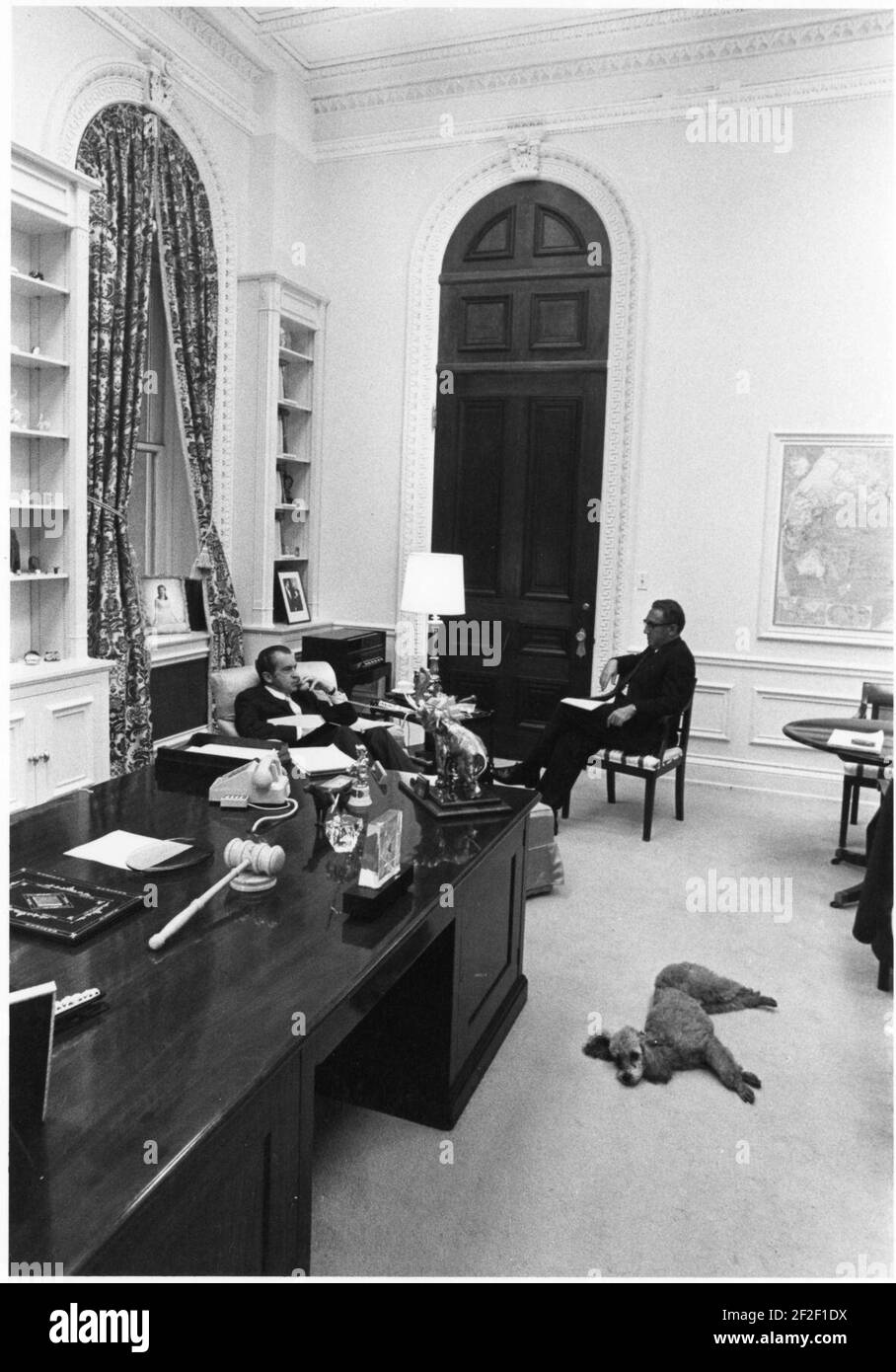 President nixon henry kissinger hi-res stock photography and images - Alamy