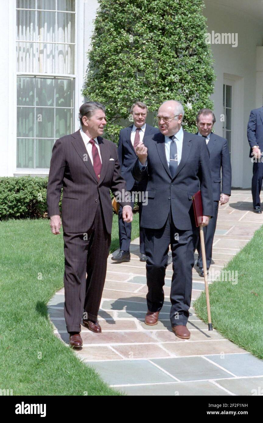 President Ronald Reagan and Anatoly Dobrynin. Stock Photo