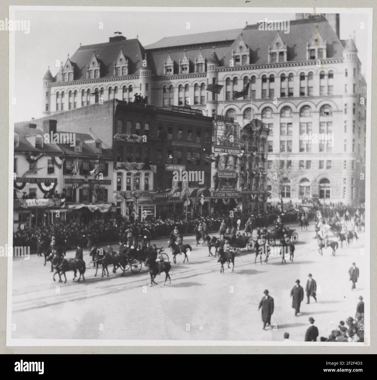 President Theodore Roosevelt passing 10th Street and Pennsylvania Avenue in inauguration parade