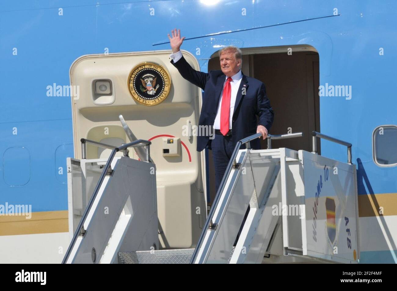 President Trump lands at Joe Foss Field 01. Stock Photo