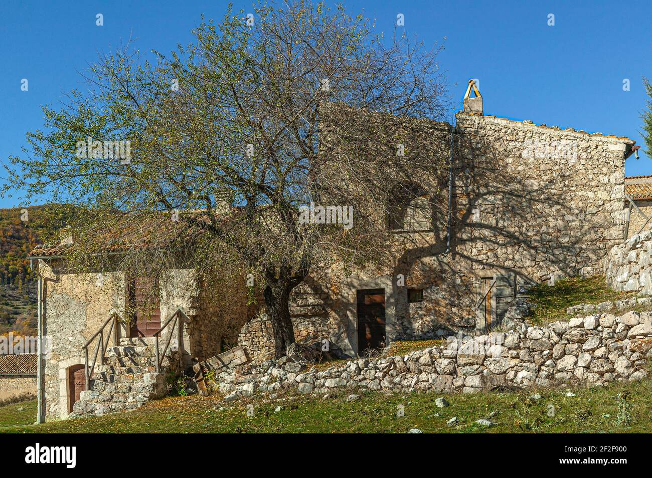 Ancient mountain agricultural pastoral communities. Old stone houses. Pagliare di Tione, Province of L'Aquila, Abruzzo, Italy, europe Stock Photo