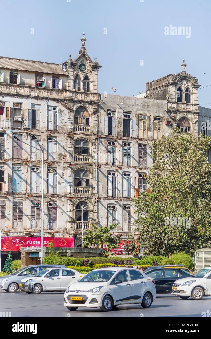 typical building in Mumbai Fort, India, road traffic Stock Photo