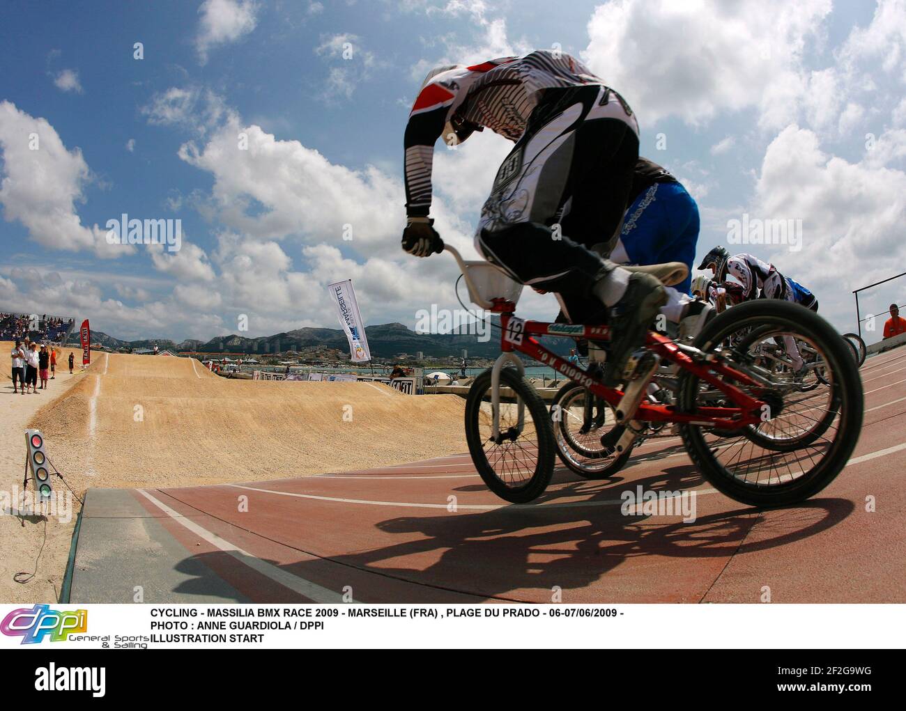 CYCLING - MASSILIA BMX RACE 2009 - MARSEILLE (FRA) , PLAGE DU PRADO - 06-07/06/2009 - PHOTO : ANNE GUARDIOLA / DPPI ILLUSTRATION START Stock Photo