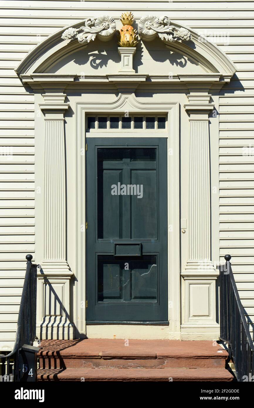 Hunter House is a historic house with Georgian Colonial style at ...