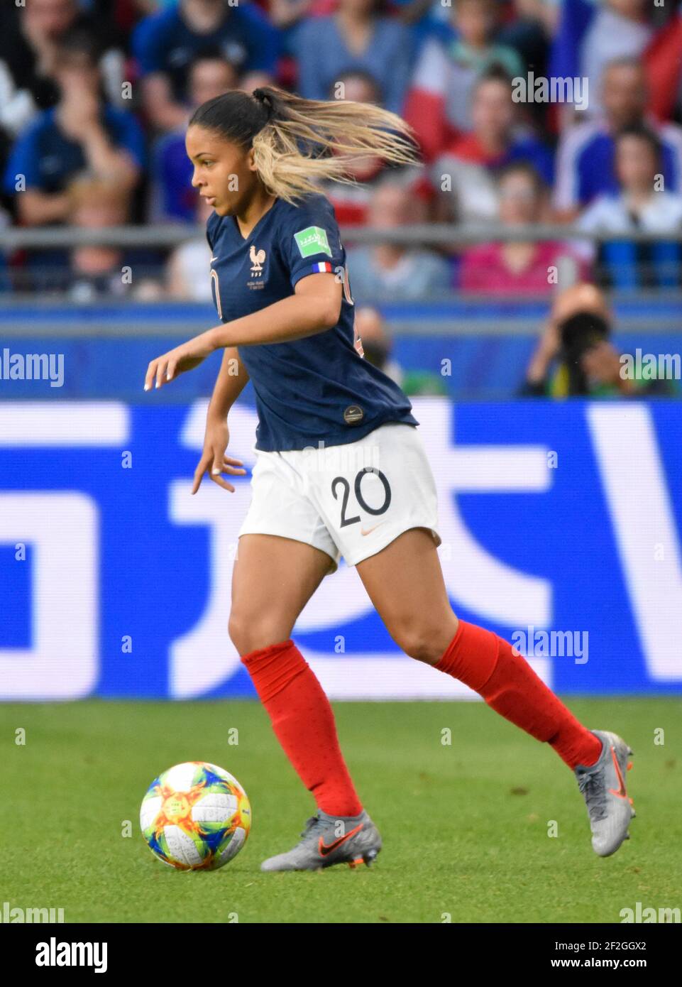 Delphine Cascarino of France controls the ball during the FIFA Women's World Cup France 2019, Group A football match between Nigeria and France on June 17, 2019 at Roazhon Park stadium in Rennes, France - Photo Antoine Massinon / A2M Sport Consulting / DPPI Stock Photo